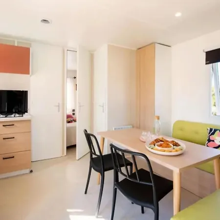 Holiday home Mobilhome 3 Etoiles - Piscine - Eehdbc *
