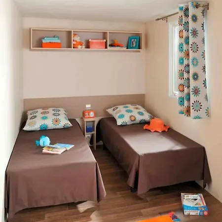 3 Etoiles - Piscine - Eehdai