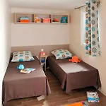 3 Etoiles - Piscine - Eehdai