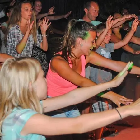 3 Etoiles - Piscine - Eehdai