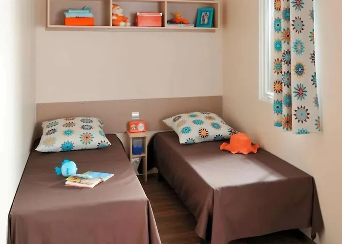 Camping 3 étoiles - Piscine - Eehdai